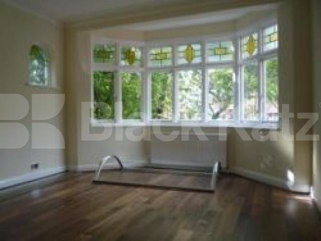 			5 Bedroom, 1 bath, 1 reception House			 Albert Road, Alexandra Palace