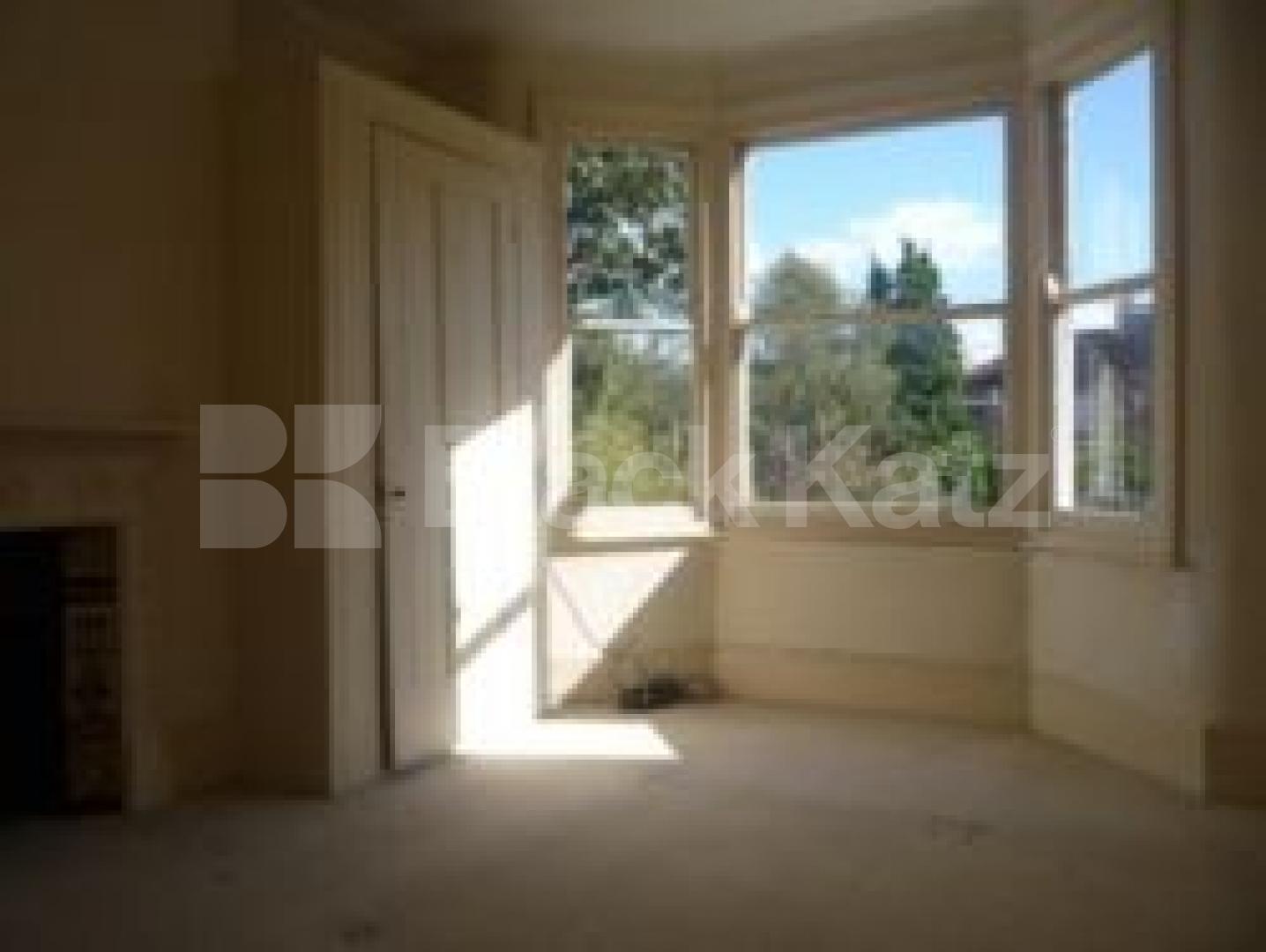 			New Instruction!, 2 Bedroom, 1 bath, 1 reception Maisonette			 Wilton Road, Muswell Hill