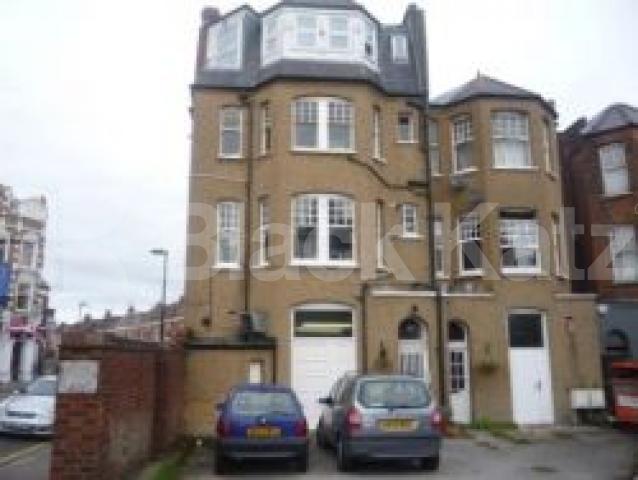 			2 Bedroom, 1 bath, 1 reception Flat			 Fairfield Gardens, CROUCH END