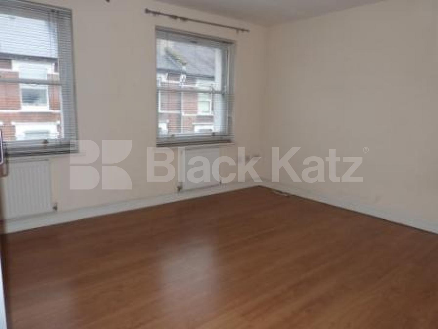 			Central Crouch End !, 2 Bedroom, 1 bath, 1 reception Flat			 Park Road, Crouch End