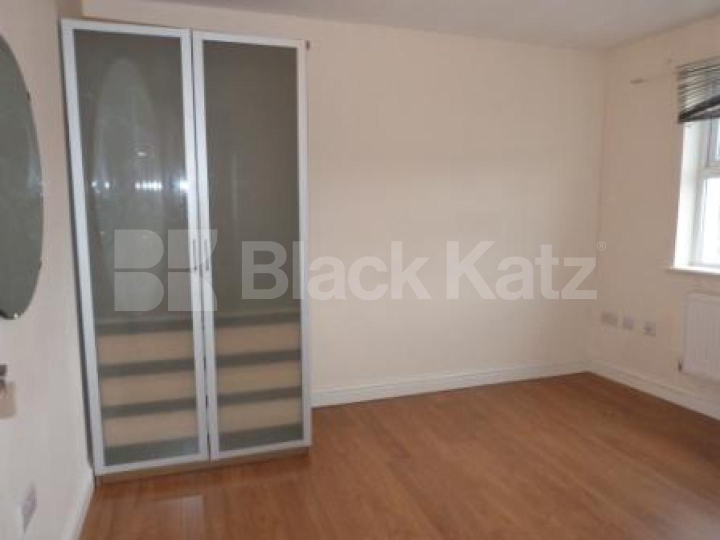 			Central Crouch End !, 2 Bedroom, 1 bath, 1 reception Flat			 Park Road, Crouch End