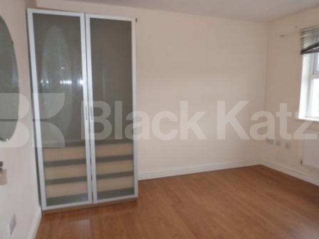 			Central Crouch End !, 2 Bedroom, 1 bath, 1 reception Flat			 Park Road, Crouch End