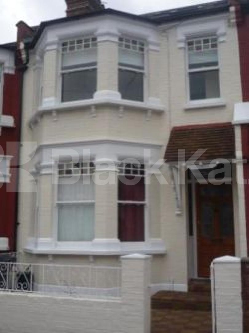 			MASSIVE HOUSE!, 5 Bedroom, 1 bath, 1 reception House			 Maryland Road, WOOD GREEN