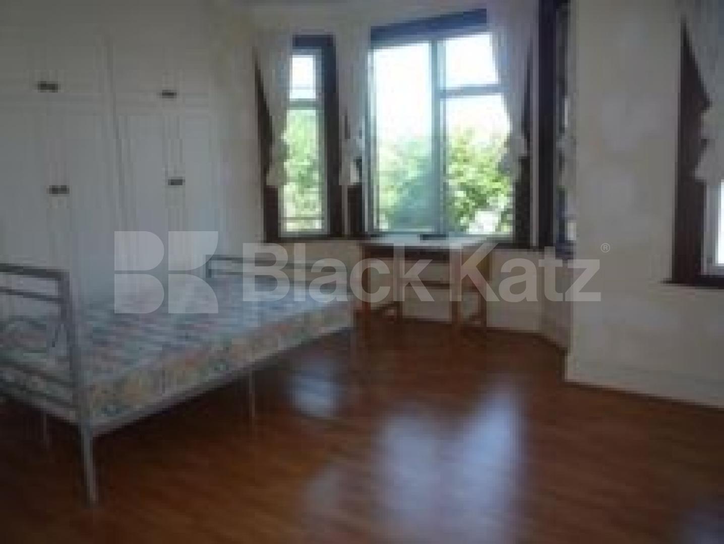 			GREAT HOUSE!, 4 Bedroom, 1 bath, 1 reception House			 Clyde Road, ALEXANDRA PALACE