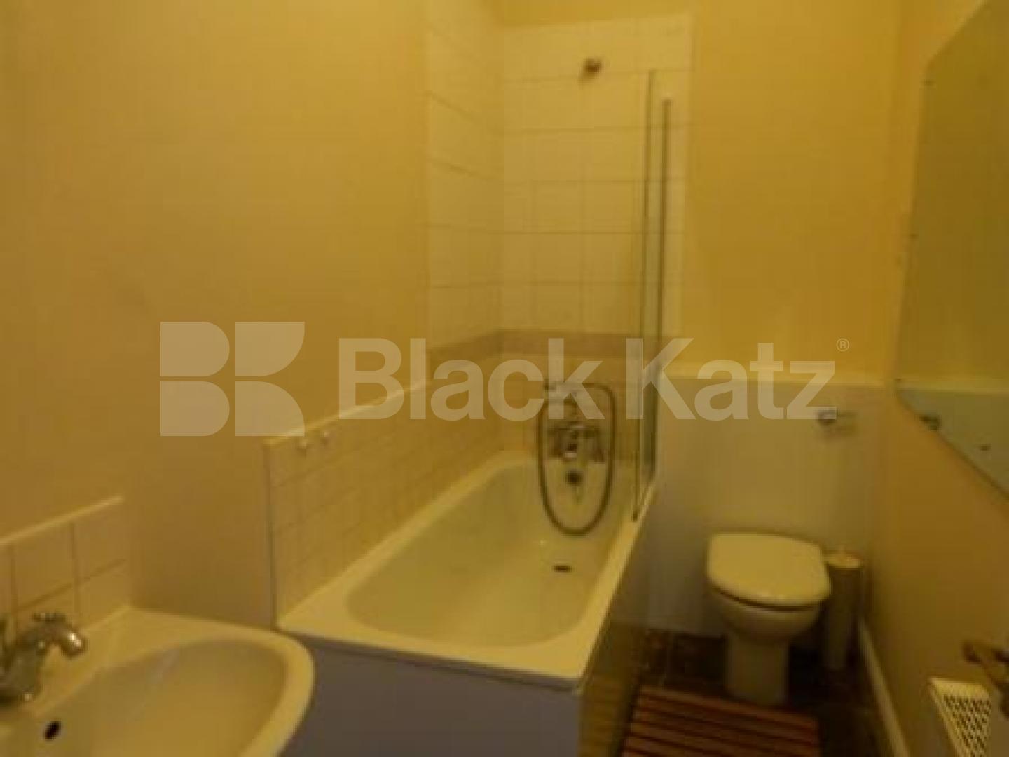 			2 Bedroom, 1 bath, 1 reception Flat			 Muswell Hill Road, Muswell Hill