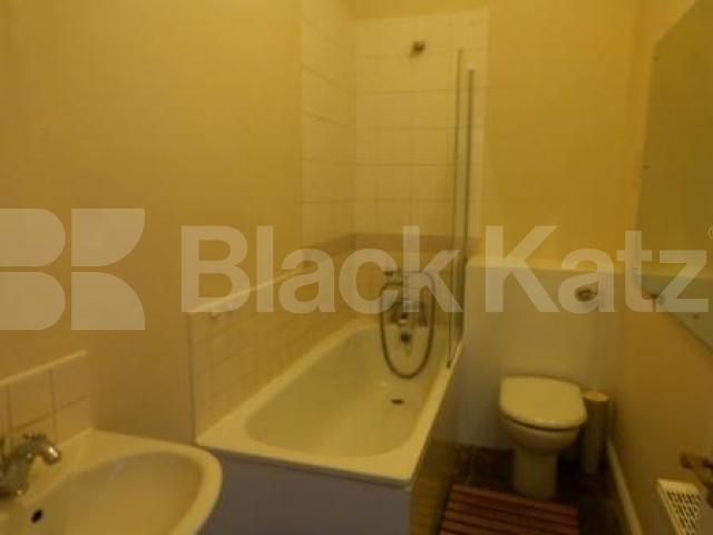 			2 Bedroom, 1 bath, 1 reception Flat			 Muswell Hill Road, Muswell Hill