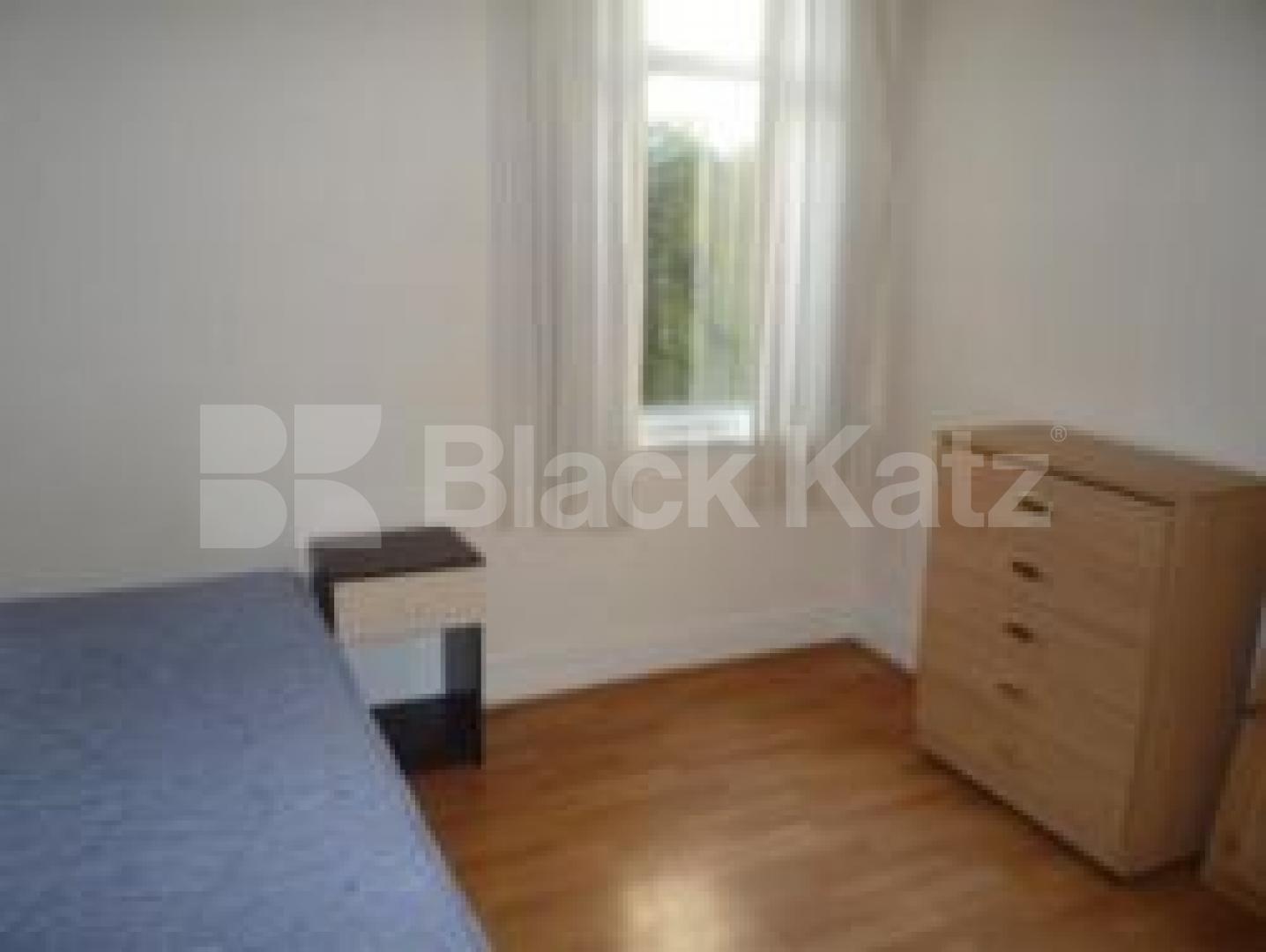 			GREAT HOUSE!, 4 Bedroom, 1 bath, 1 reception House			 Clyde Road, ALEXANDRA PALACE