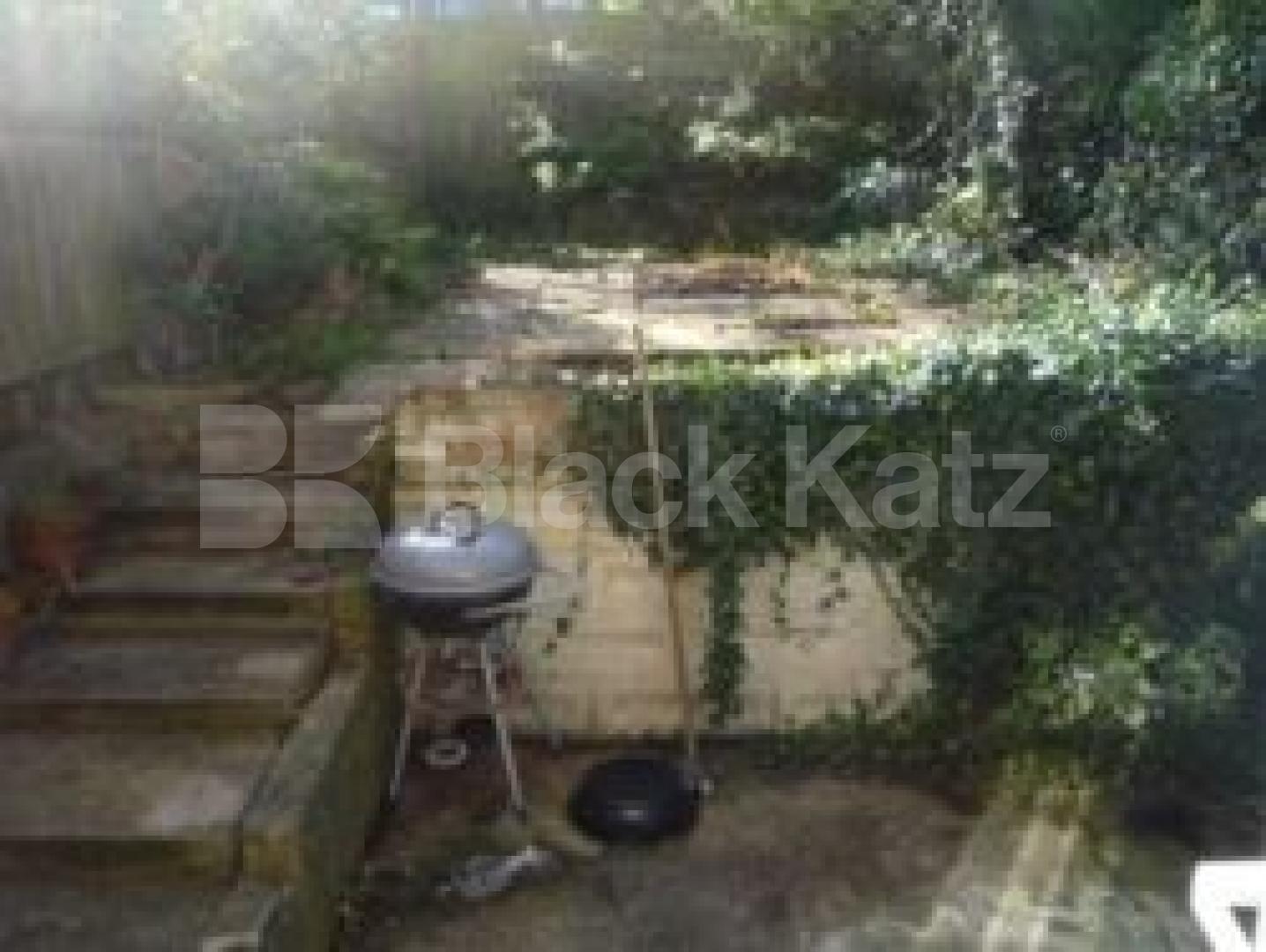 			GREAT HOUSE!, 4 Bedroom, 1 bath, 1 reception House			 Clyde Road, ALEXANDRA PALACE