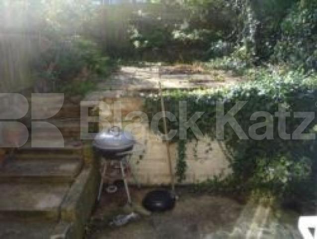 			GREAT HOUSE!, 4 Bedroom, 1 bath, 1 reception House			 Clyde Road, ALEXANDRA PALACE