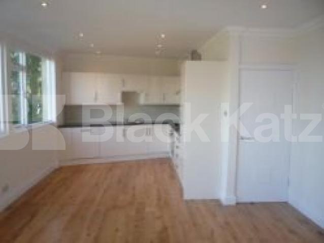 			NEWLY REFURBISHED, 2 Bedroom, 1 bath, 1 reception Flat			 Curzon Road, MUSWELL HILL