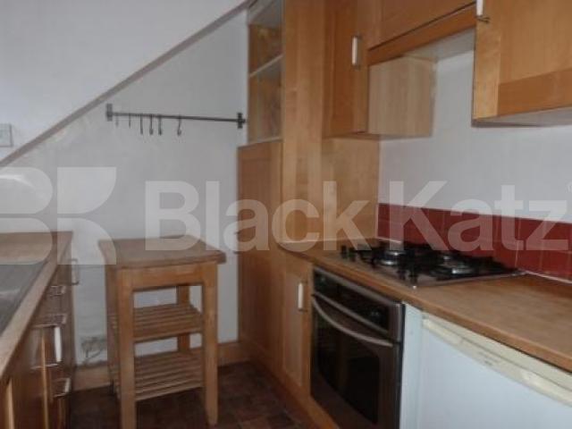 			2 Bedroom, 1 bath, 1 reception Flat			 Muswell Hill Road, Muswell Hill