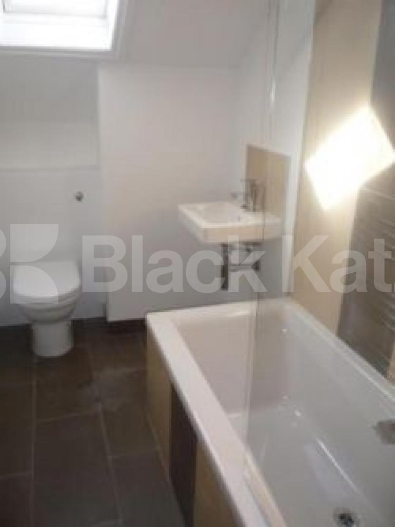 			NEWLY REFURBISHED, 2 Bedroom, 1 bath, 1 reception Flat			 Curzon Road, MUSWELL HILL