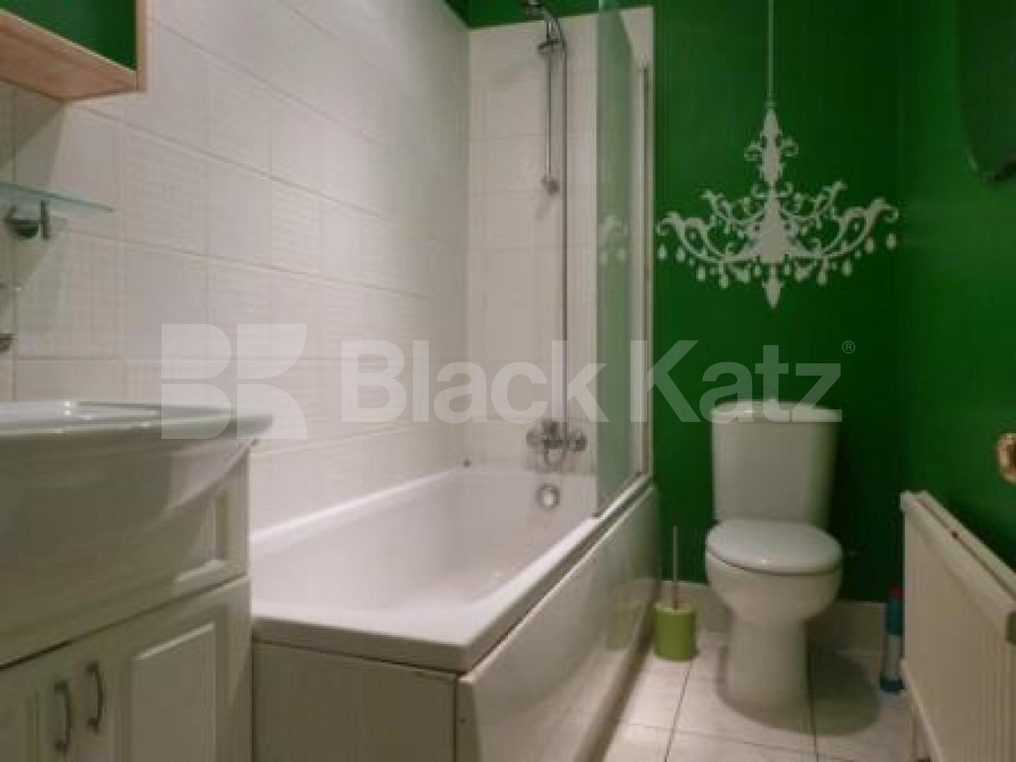 			2 Bedroom, 1 bath, 1 reception Flat			 Muswell Hill Road, Muswell Hill