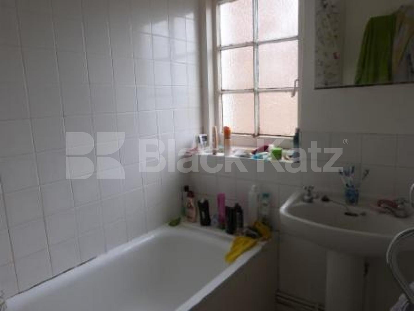 			1 Bedroom, 1 bath, 1 reception Ground Floor Flat			 Church Lane, Crouch End