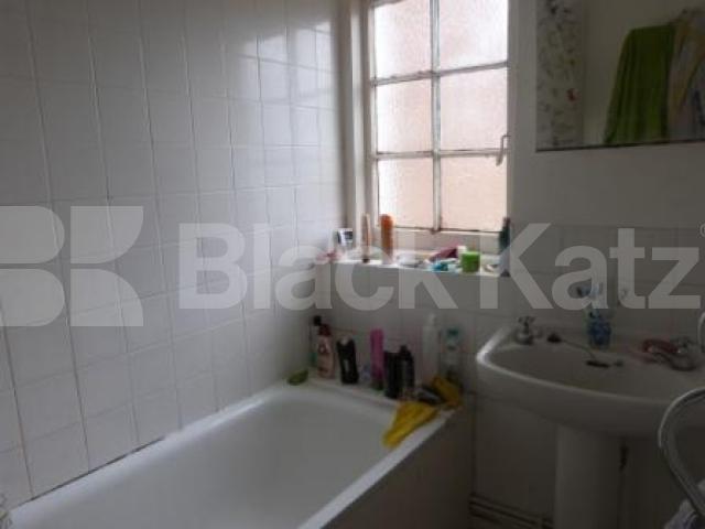 			1 Bedroom, 1 bath, 1 reception Ground Floor Flat			 Church Lane, Crouch End