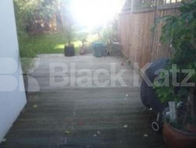 			Amazing house!, 5 Bedroom, 1 bath, 1 reception House			 Fairfield Road, CROUCH END