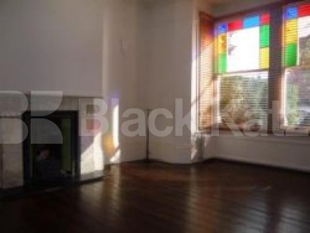 			Amazing house!, 5 Bedroom, 1 bath, 1 reception House			 Fairfield Road, CROUCH END