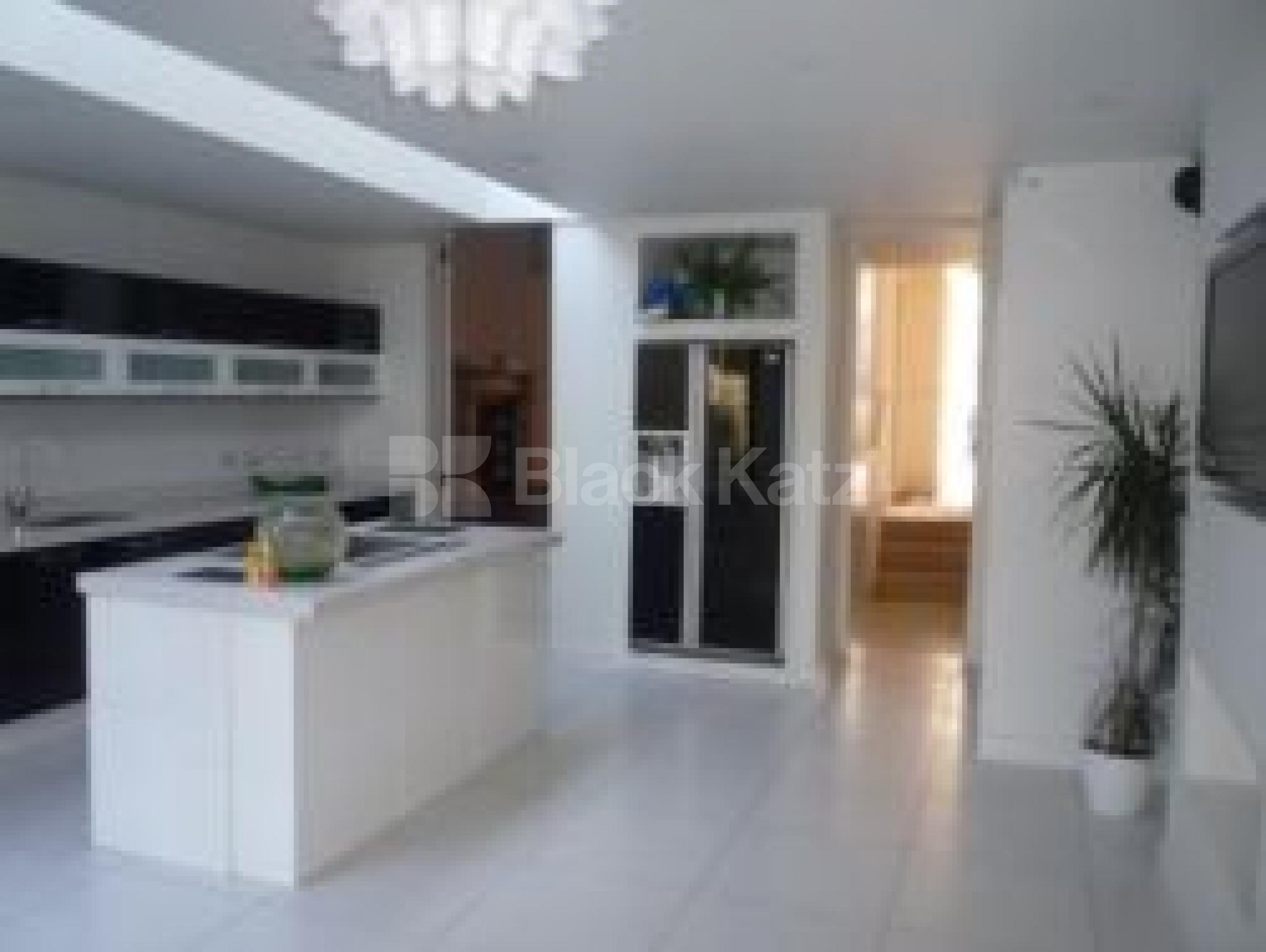 			Amazing house!, 5 Bedroom, 1 bath, 1 reception House			 Fairfield Road, CROUCH END N8