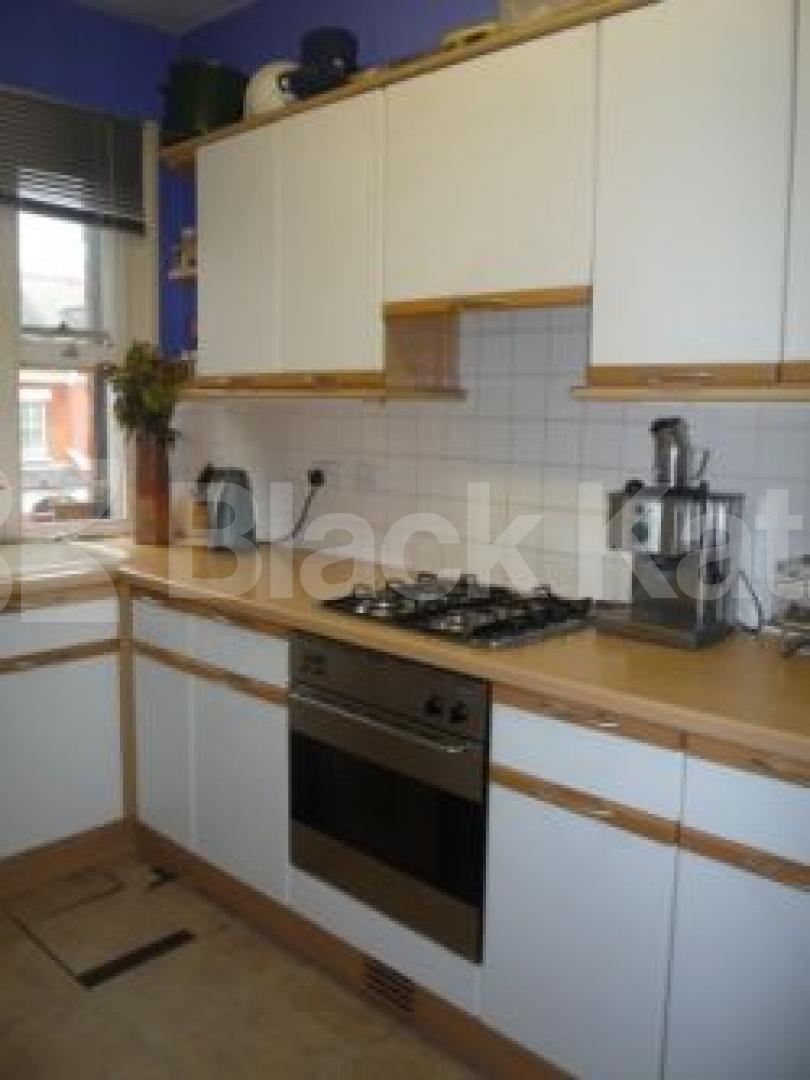 			2 Bedroom, 1 bath, 1 reception Flat			 Glebe Road, CROUCH END