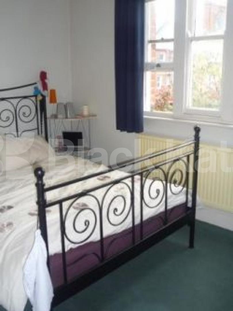 			2 Bedroom, 1 bath, 1 reception Flat			 Glebe Road, CROUCH END