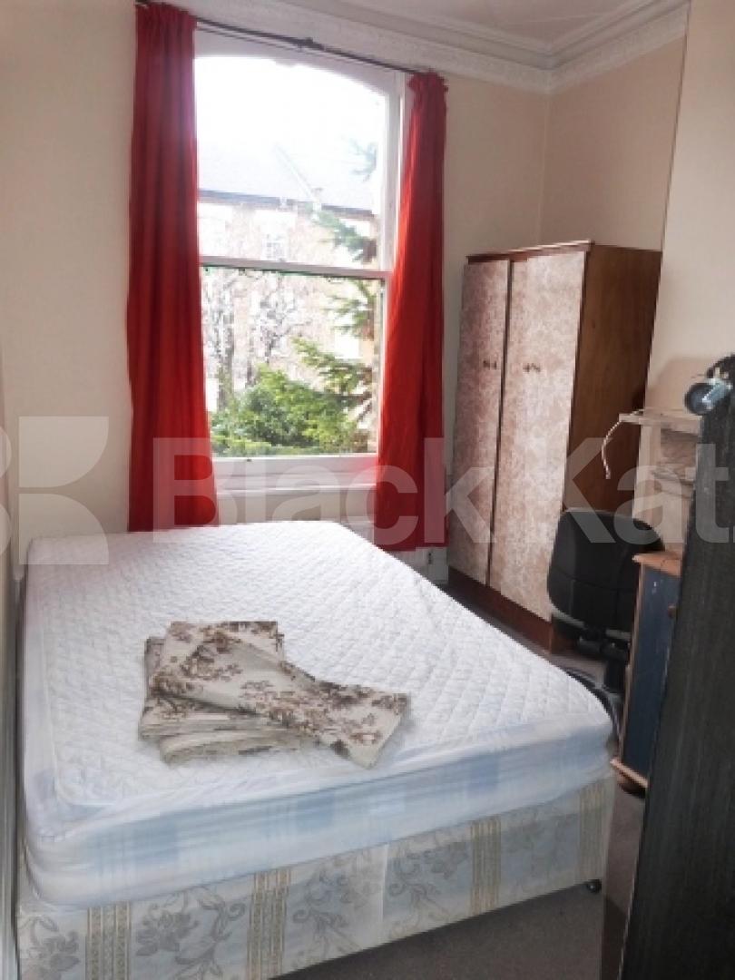 			EARLY VIEWINGS ADVISED!!!, 2 Bedroom, 1 bath, 1 reception Flat			 Palace Road, CROUCH END N8