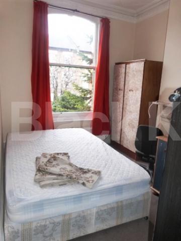 			EARLY VIEWINGS ADVISED!!!, 2 Bedroom, 1 bath, 1 reception Flat			 Palace Road, CROUCH END N8