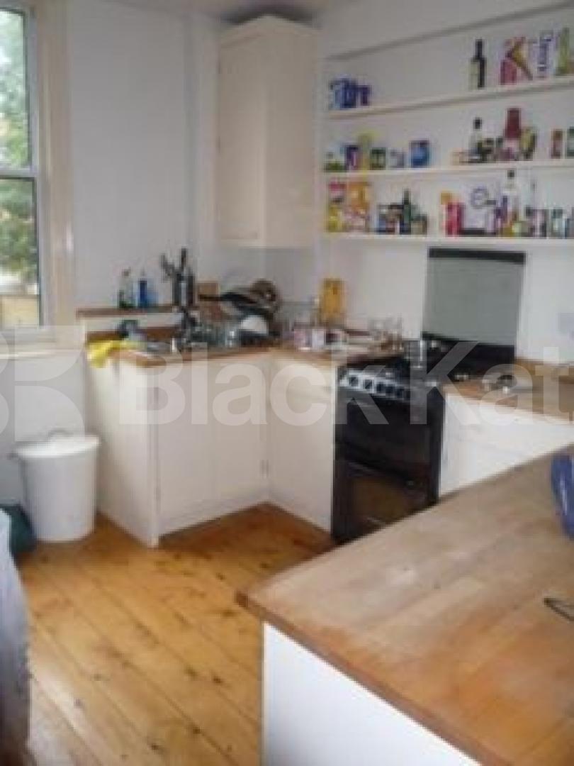 			LET!, 3 Bedroom, 1 bath, 1 reception Flat			 Nightingale Lane, CROUCH END