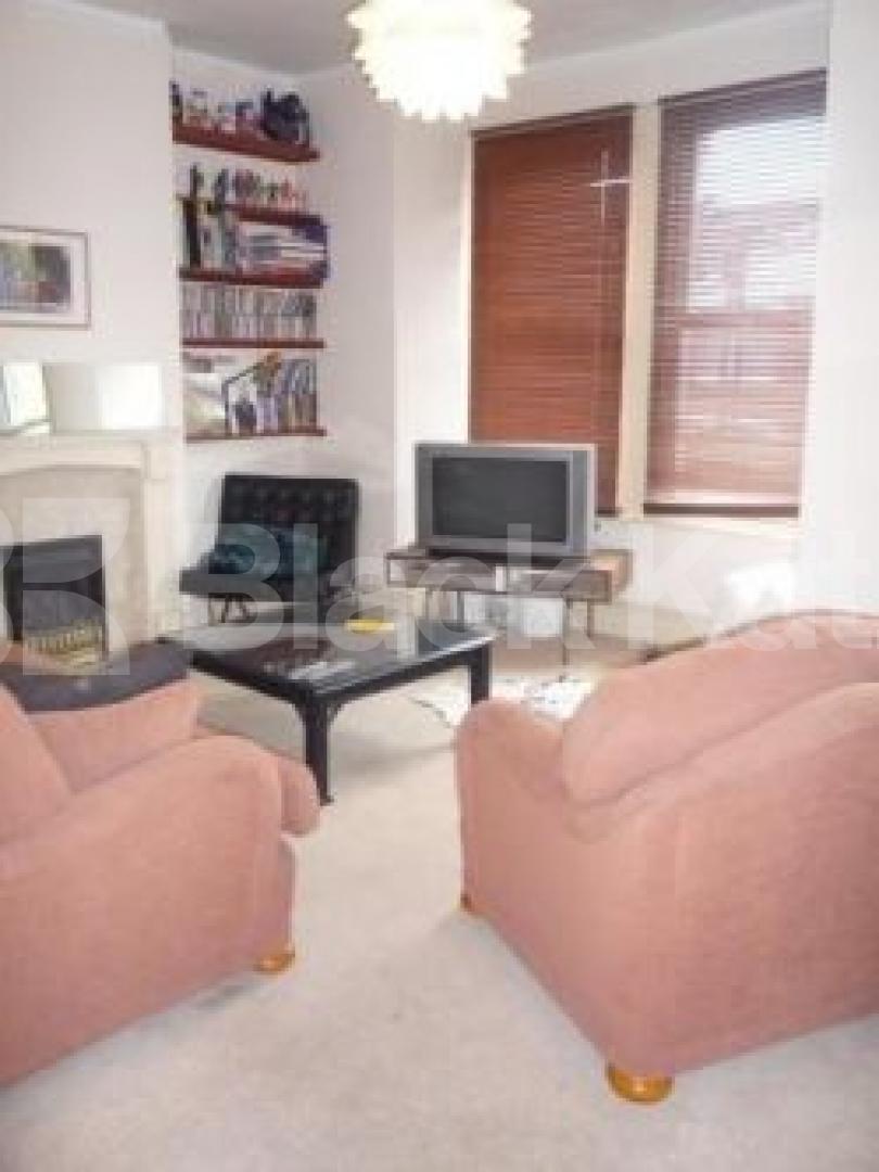 			LET!, 3 Bedroom, 1 bath, 1 reception Flat			 Nightingale Lane, CROUCH END