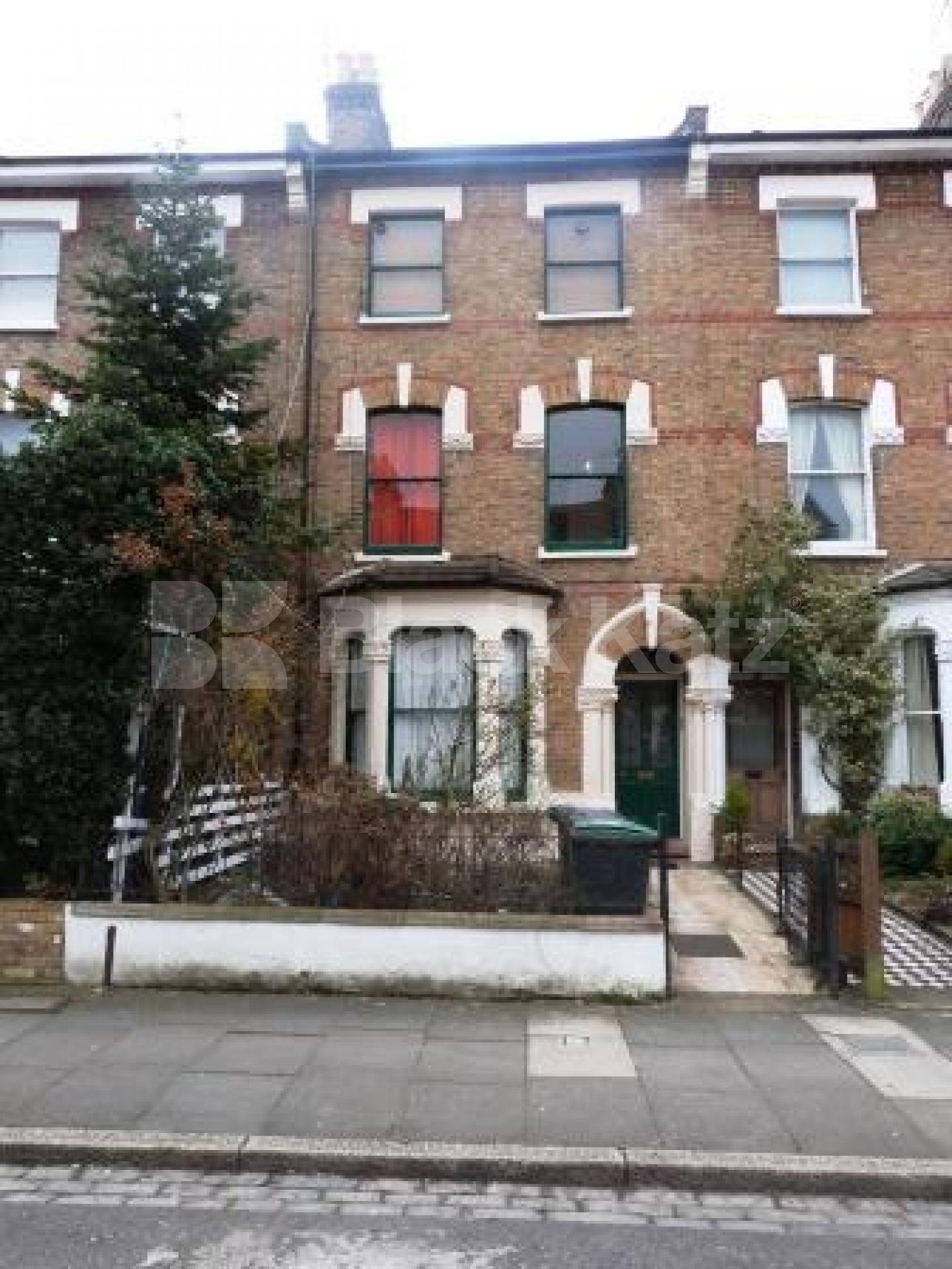 			EARLY VIEWINGS ADVISED!!!, 2 Bedroom, 1 bath, 1 reception Flat			 Palace Road, CROUCH END N8 N8