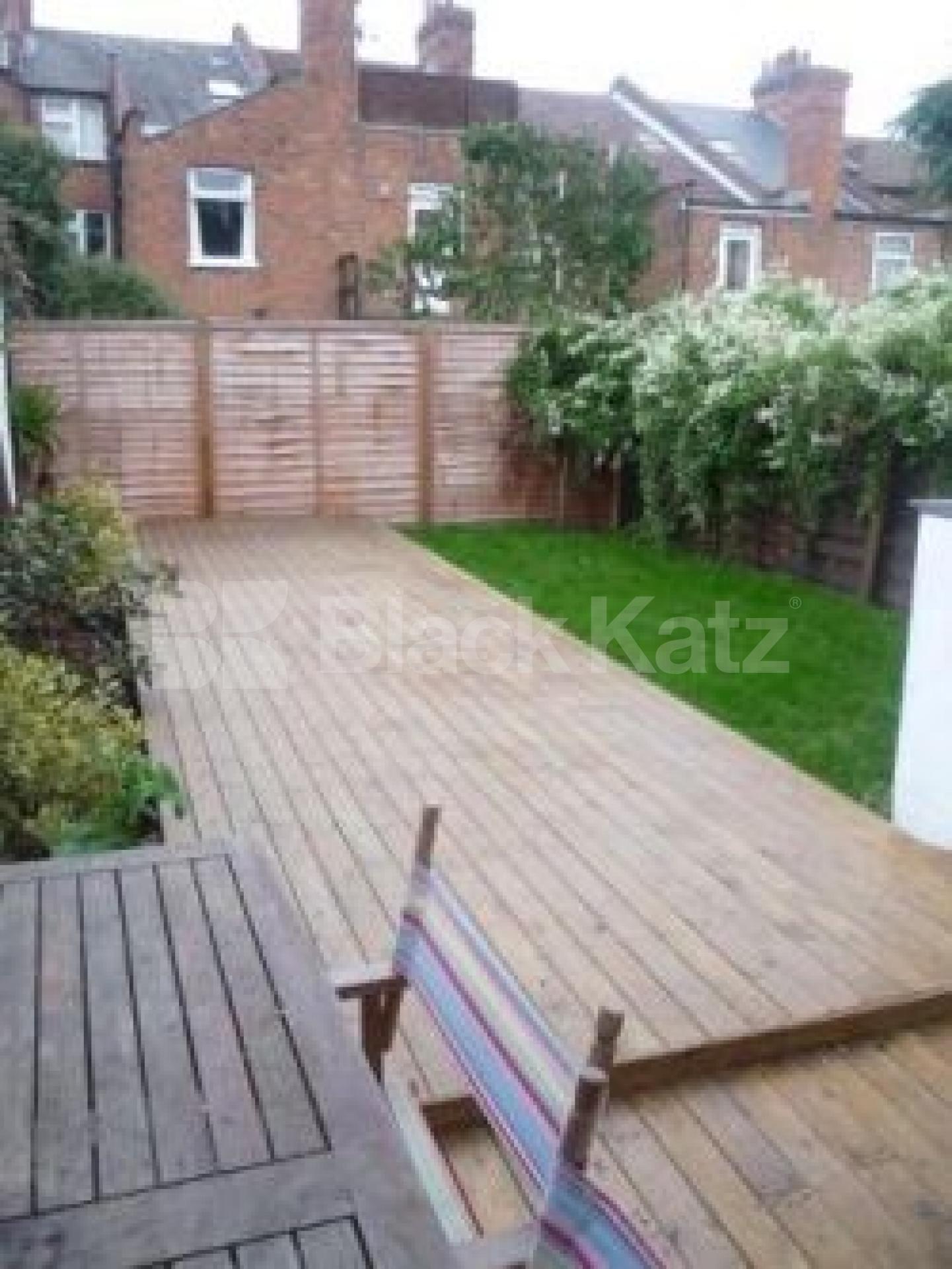 			LET!, 2 Bedroom, 1 bath, 1 reception Ground Floor Flat			 Harvey Road, CROUCH END N8