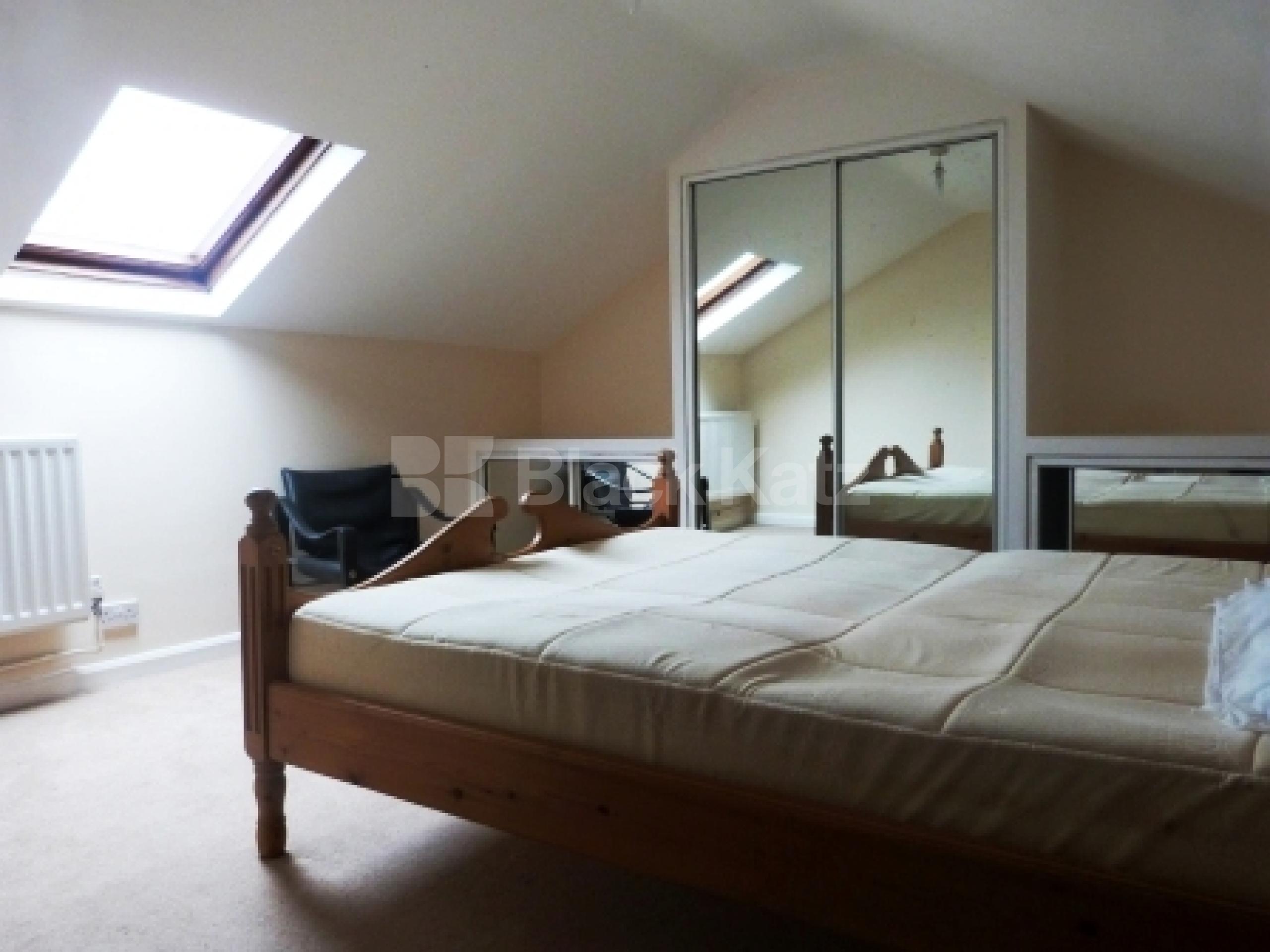 			2 Bedroom, 1 bath, 1 reception Flat			 Firs Avenue, Muswell Hill N10