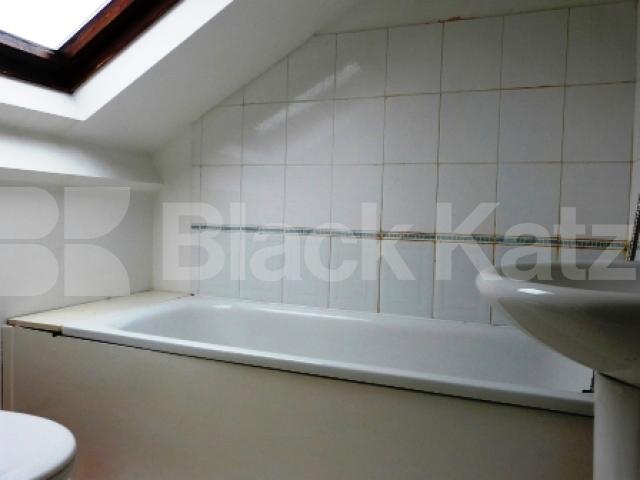 			2 Bedroom, 1 bath, 1 reception Flat			 Firs Avenue, Muswell Hill