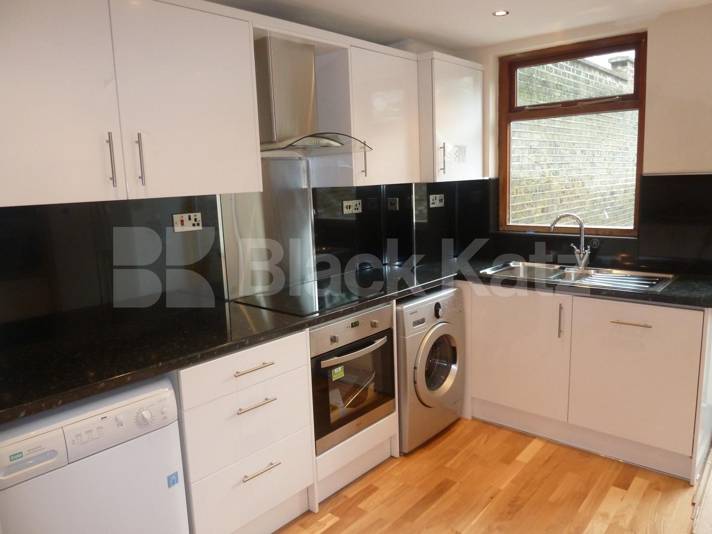 			NEW INSTRUCTION!!!!, 4 Bedroom, 1 bath, 1 reception House			 Penton Street, ANGEL-ISLINGTON