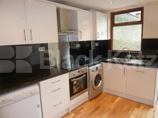 			NEW INSTRUCTION!!!!, 4 Bedroom, 1 bath, 1 reception House			 Penton Street, ANGEL-ISLINGTON