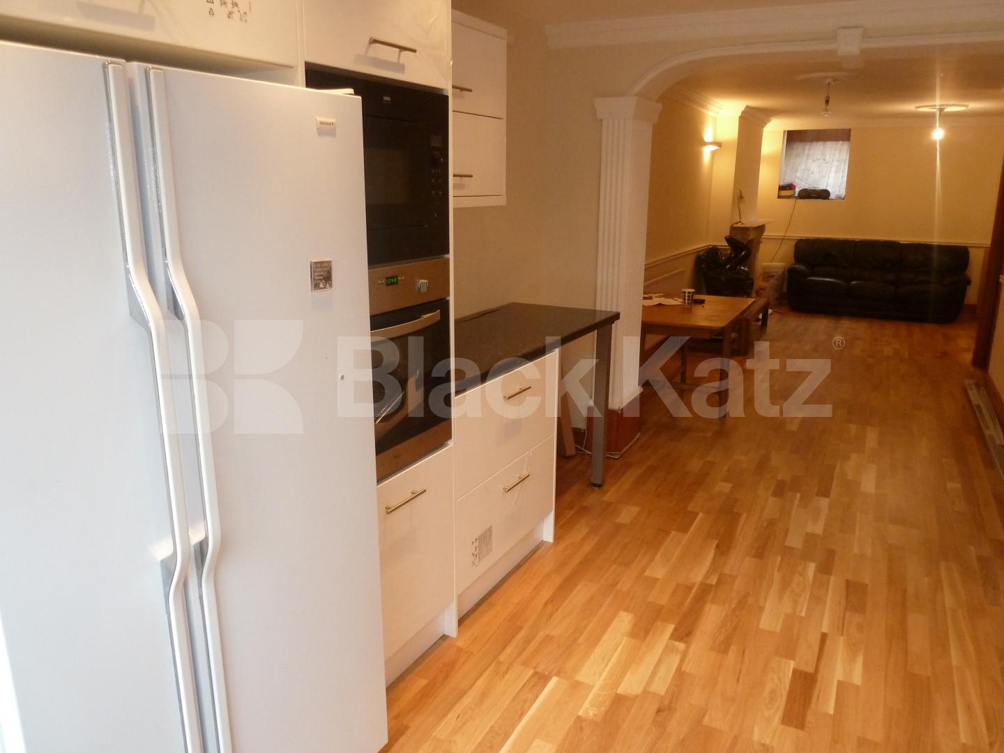 			NEW INSTRUCTION!!!!, 4 Bedroom, 1 bath, 1 reception House			 Penton Street, ANGEL-ISLINGTON