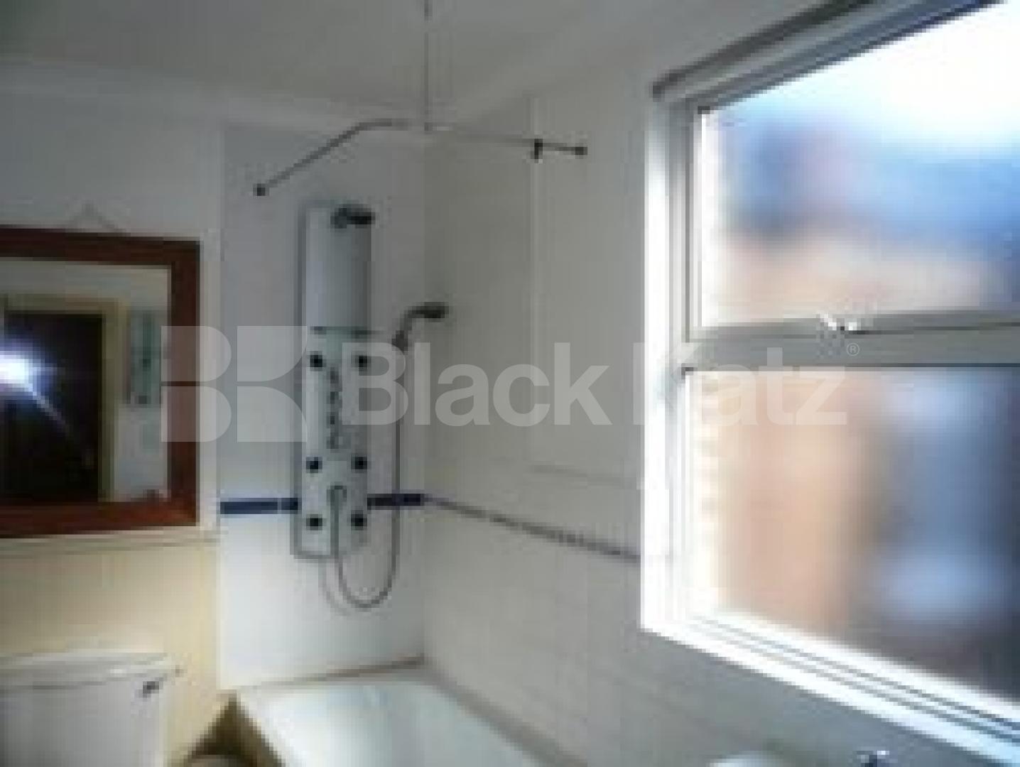 			2 Bedroom, 1 bath, 1 reception Flat			 Palace Gates Road, ALEXANDRA PALACE N22