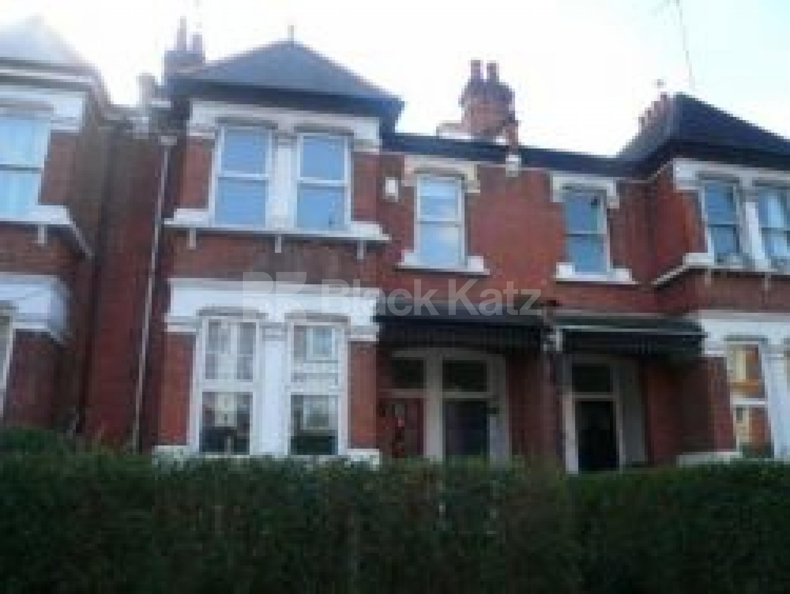 			2 Bedroom, 1 bath, 1 reception Flat			 Palace Gates Road, ALEXANDRA PALACE N22 N22