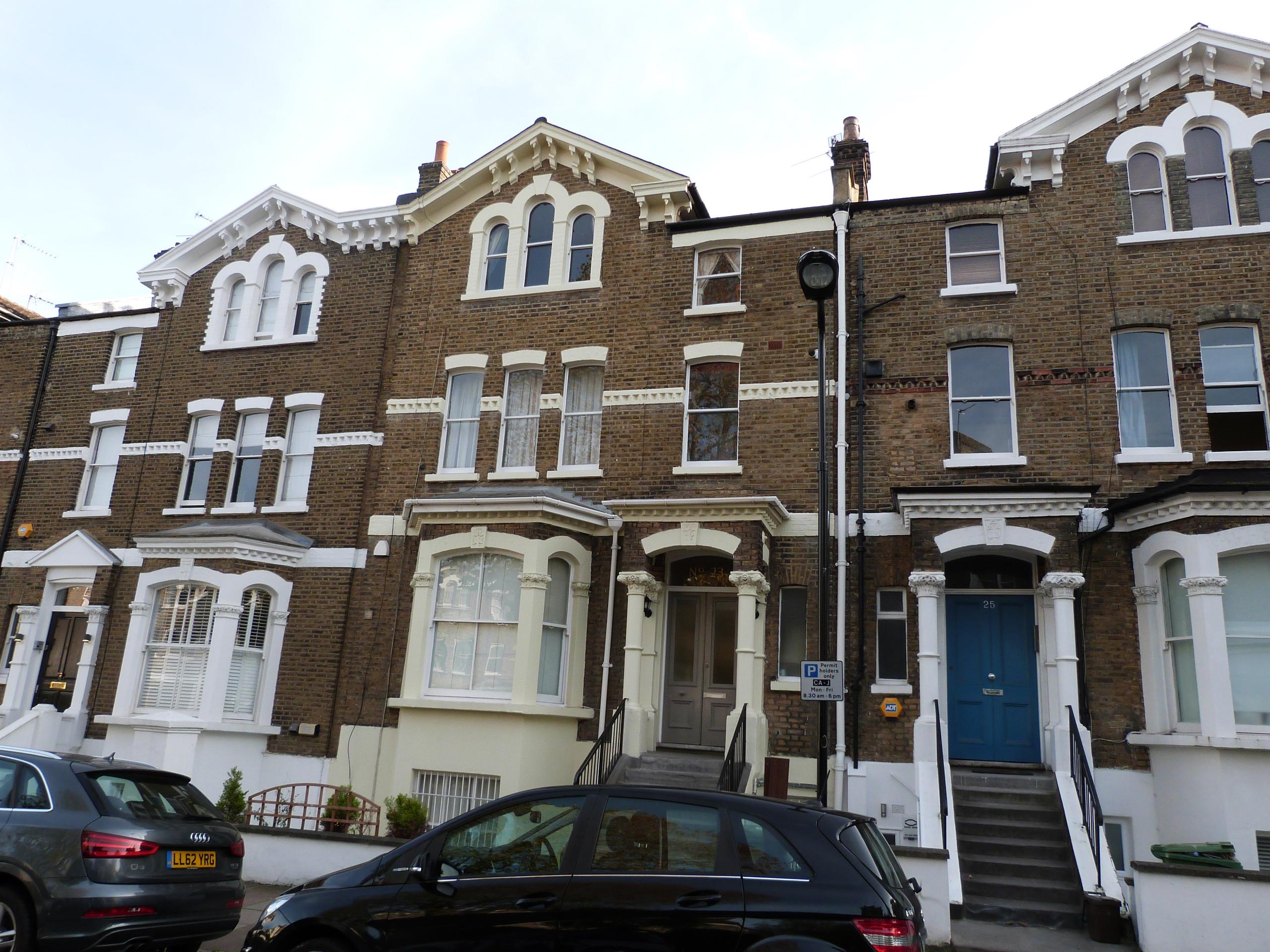 			MOMENTS FROM REGENTS PARK!, 2 Bedroom, 1 bath, 1 reception Flat			 King Henry's Road, PRIMROSE HILL NW3