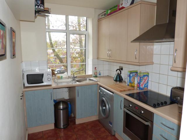			Beautiful communal garden, 2 Bedroom, 1 bath, 1 reception Flat			 Willesden Lane, KILBURN