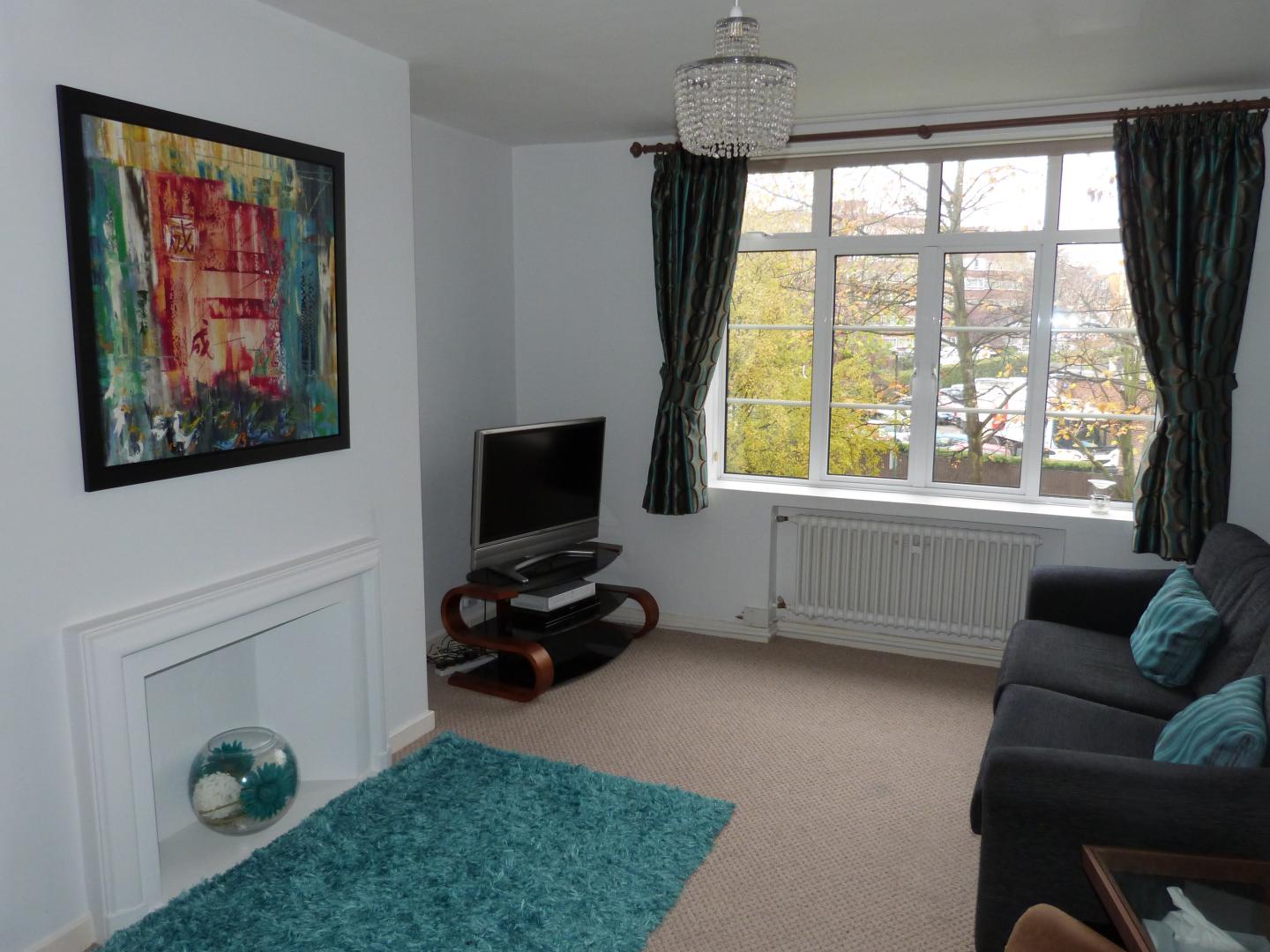 			Beautiful communal garden, 2 Bedroom, 1 bath, 1 reception Flat			 Willesden Lane, KILBURN