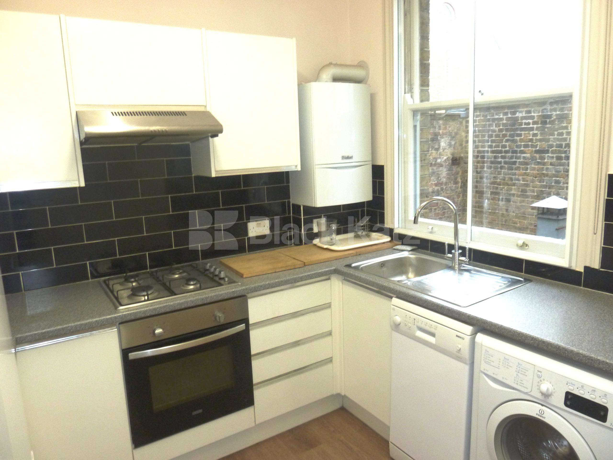 			NEW INSTRUCTION, 4 Bedroom, 1 bath, 1 reception Flat			 Holloway Road, HOLLOWAY N7