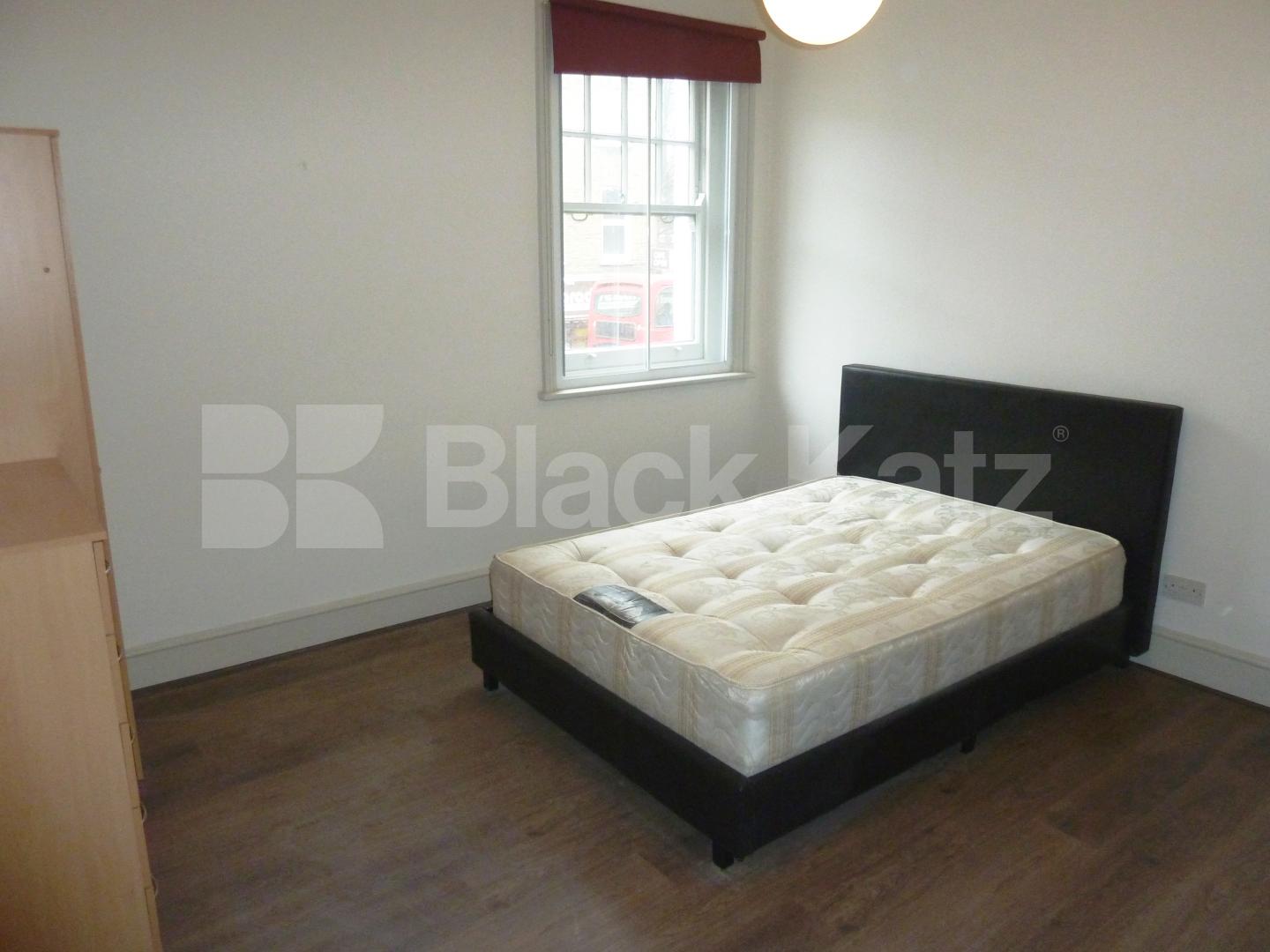 			NEW INSTRUCTION, 4 Bedroom, 1 bath, 1 reception Flat			 Holloway Road, HOLLOWAY