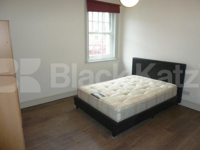 			NEW INSTRUCTION, 4 Bedroom, 1 bath, 1 reception Flat			 Holloway Road, HOLLOWAY