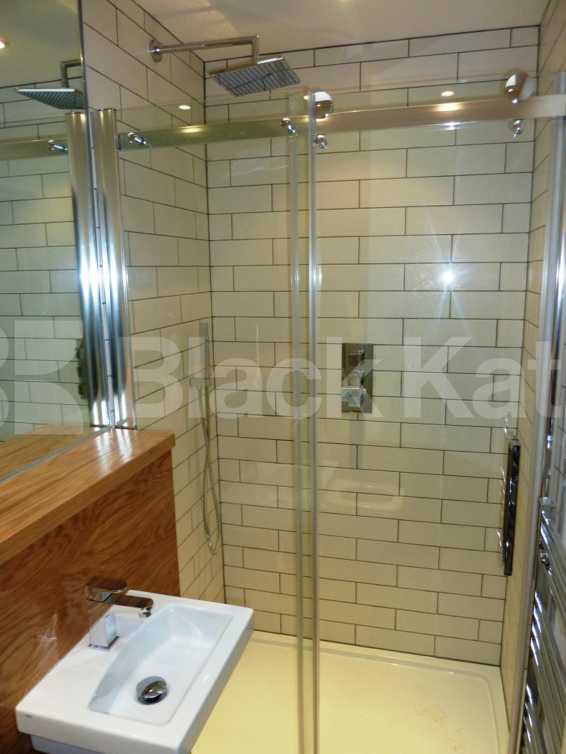 			NEW INSTRUCTION!, 2 Bedroom, 1 bath, 1 reception Flat			 Holloway Road, HOLLOWAY