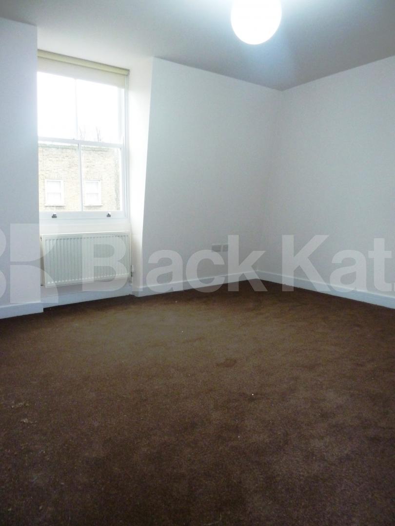 			NEW INSTRUCTION!, 2 Bedroom, 1 bath, 1 reception Flat			 Holloway Road, HOLLOWAY