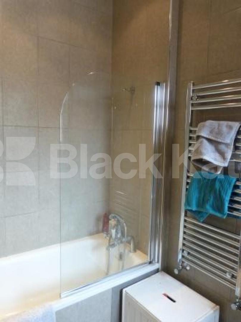 			2 Bedroom, 1 bath, 1 reception Flat			 Ferme Park Road, CROUCH END