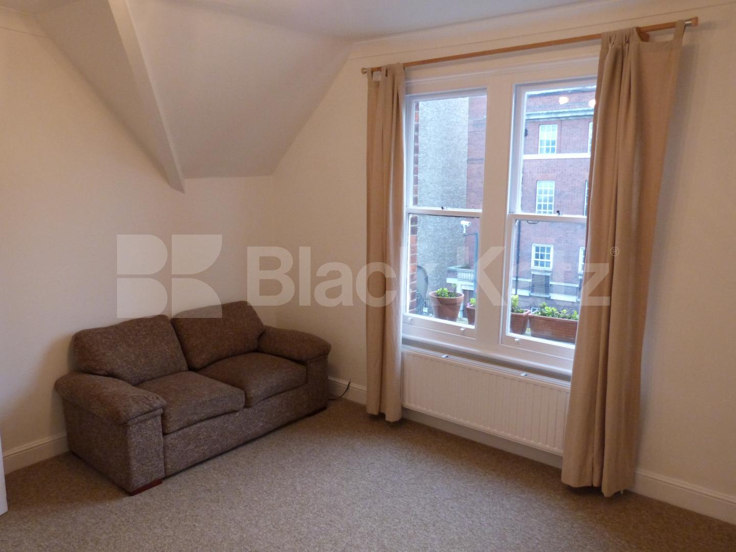 			2 Bedroom, 1 bath, 1 reception Flat			 Ferme Park Road, CROUCH END