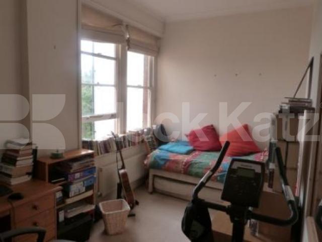 			2 Bedroom, 1 bath, 1 reception Flat			 Ferme Park Road, CROUCH END