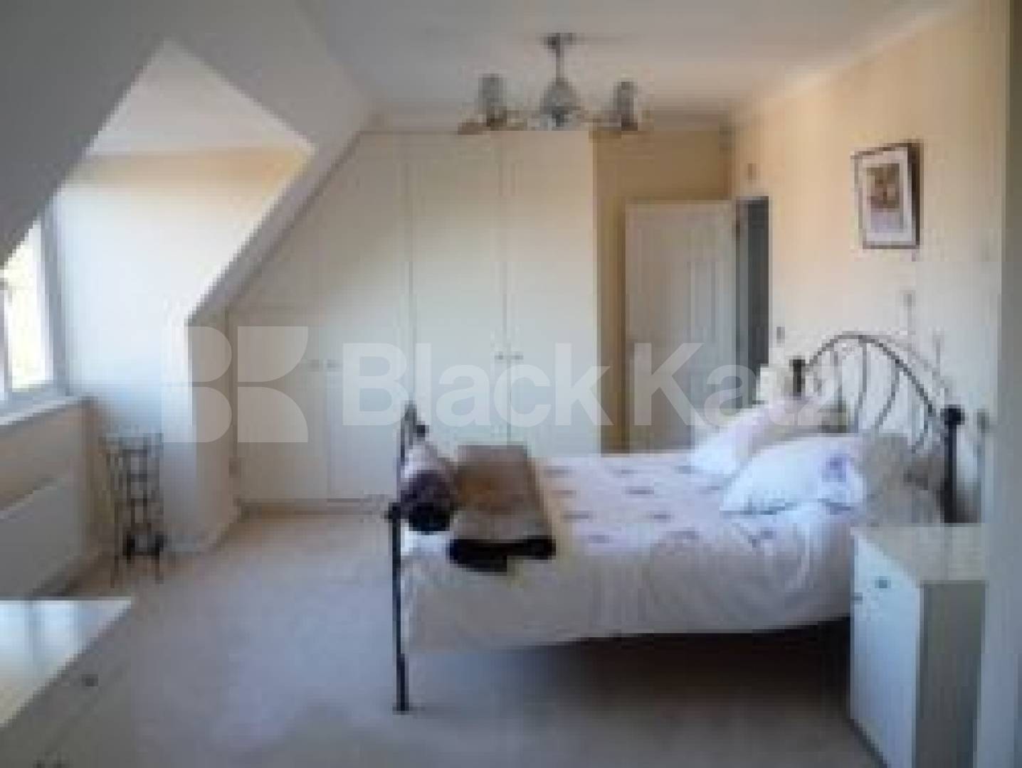 			Like no other!, 3 Bedroom, 1 bath, 1 reception Penthouse			 Hoptree Close, WOODSIDE PARK