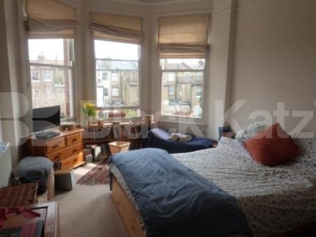 			2 Bedroom, 1 bath, 1 reception Flat			 Ferme Park Road, CROUCH END